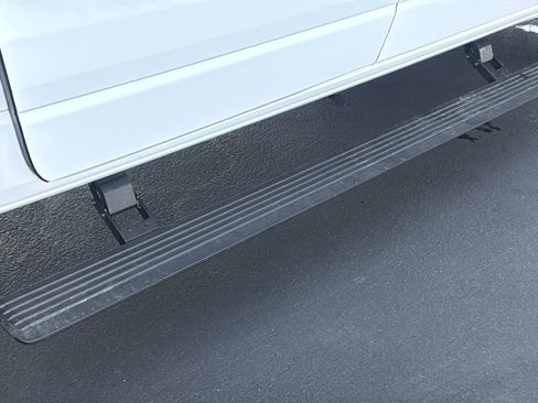 New 2026 RAM 1500 Laramie AWD/4WD image 18