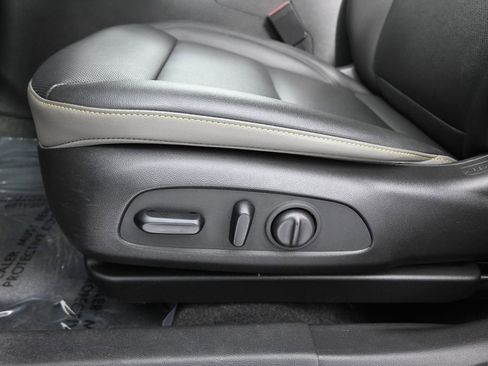 Used 2024 Chevrolet Trax ACTIV w/ Driver Confidence Package image 21