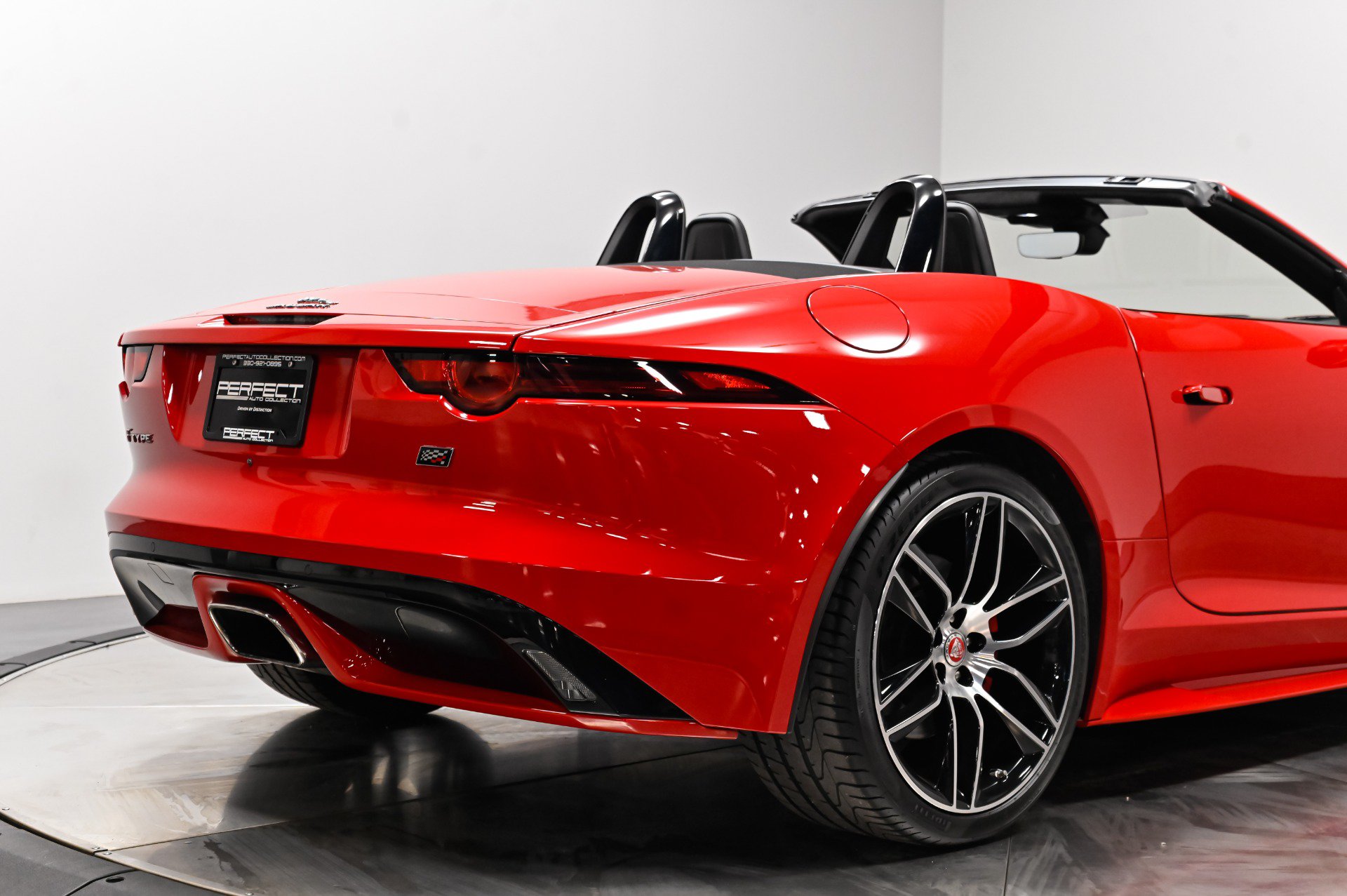 Used 2020 Jaguar F-TYPE Convertible RWD image 38