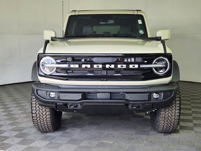 New 2026 Ford Bronco Outer Banks w/ Sasquatch Package