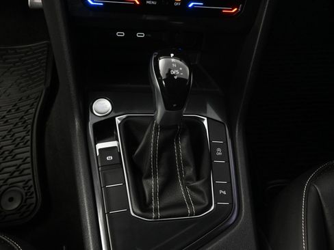 Used 2023 Volkswagen Tiguan SE R-Line image 28