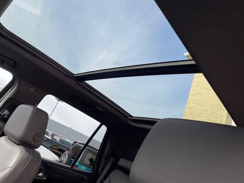 Used 2024 Chevrolet Tahoe Z71 image 40