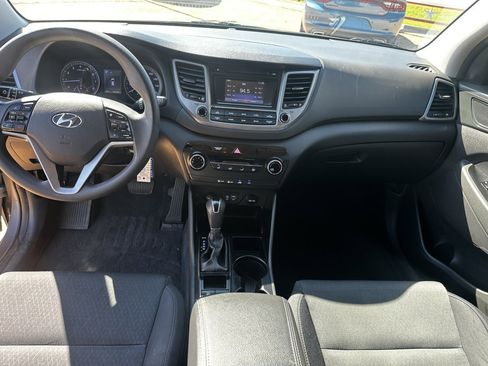 Used 2018 Hyundai Tucson SE w/ Cargo Package image 16