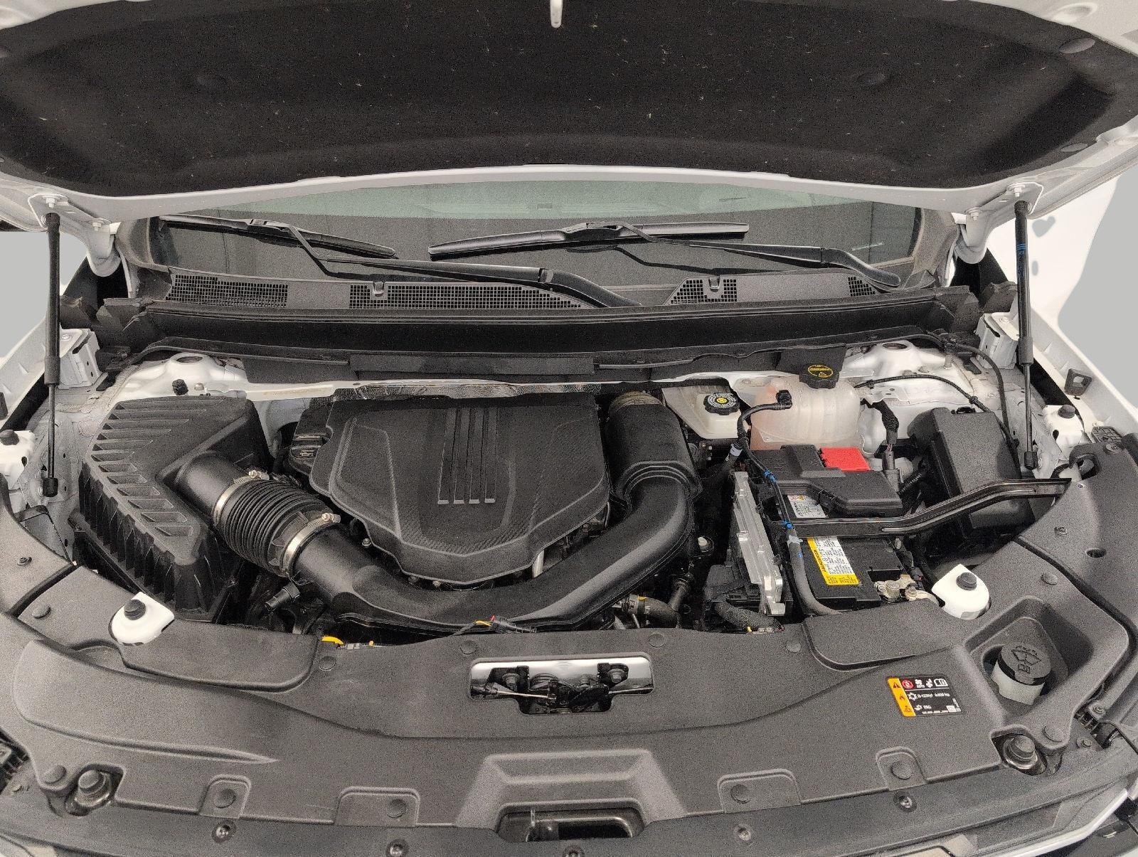 Certified 2024 Chevrolet Traverse LT w/ LPO, Floor Liner Package FWD image 6