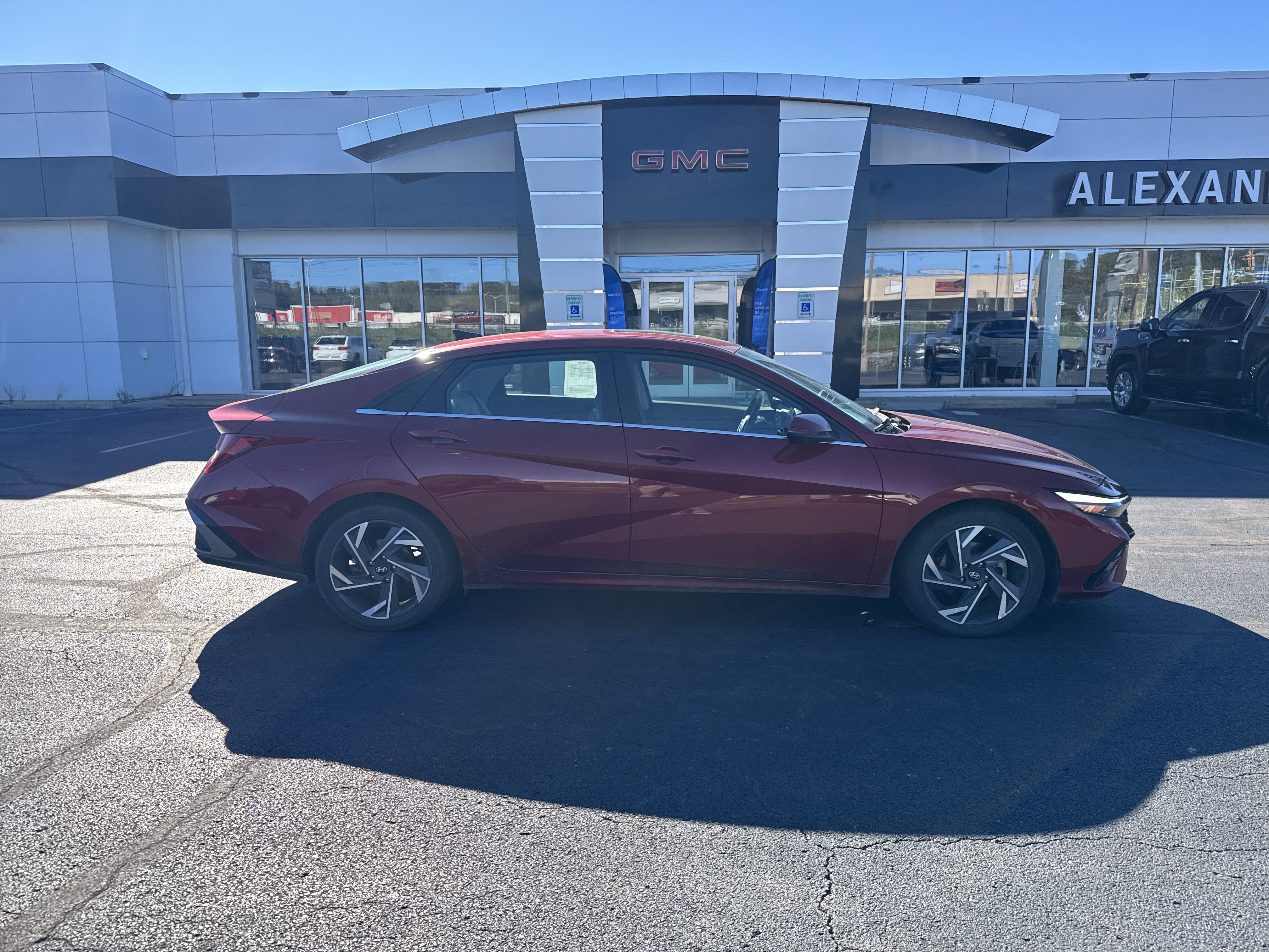 Used 2024 Hyundai Elantra Limited FWD image 6