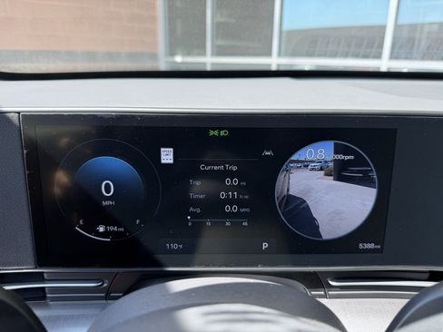 Used 2025 Hyundai Kona Limited FWD image 18