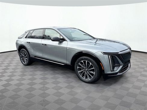 New 2026 Cadillac Lyriq Premium Sport image 4
