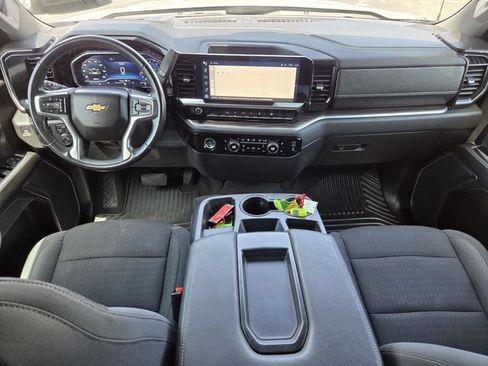 Used 2022 Chevrolet Silverado 1500 LT AWD/4WD image 14