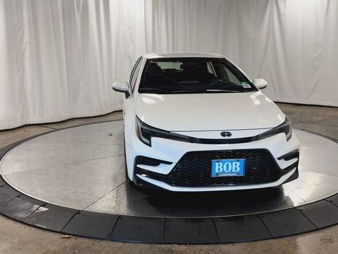 Used 2024 Toyota Corolla SE image 5