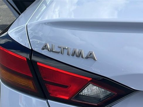 New 2025 Nissan Altima 2.5 SR w/ SR Premium Package image 12