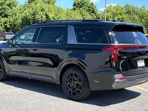 New 2026 Kia Carnival SX Prestige FWD image 3