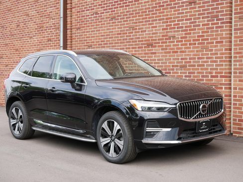 Used 2023 Volvo XC60 T8 Plus AWD/4WD image 27