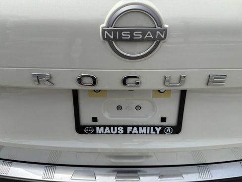 Certified 2023 Nissan Rogue SV FWD image 40