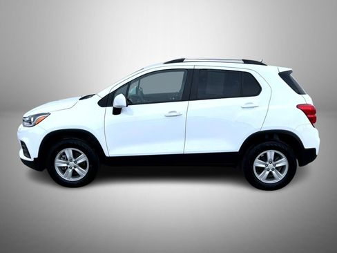 Certified 2022 Chevrolet Trax LT w/ LT Convenience Package image 8