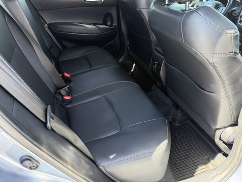 Used 2025 Toyota Corolla Cross XLE w/ Convenience Package FWD image 18