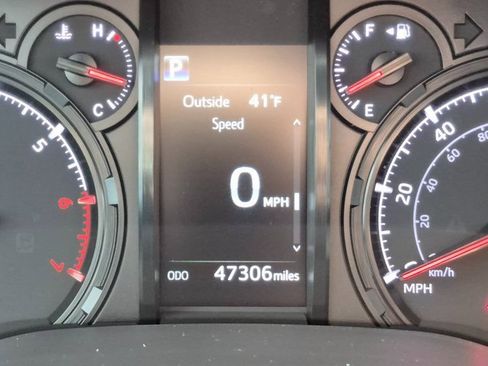 Used 2022 Toyota 4Runner SR5 Premium image 11