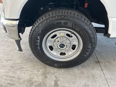 Used 2025 Ford F250 XLT w/ FX4 Off-Road Package AWD/4WD image 12