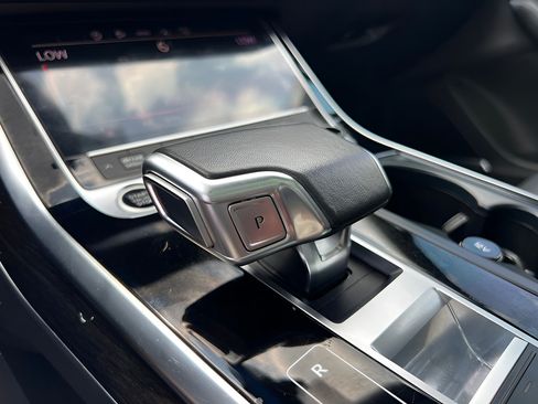 Used 2022 Audi Q7 3.0T Premium Plus AWD/4WD image 56