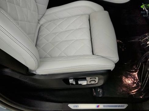 Used 2024 BMW X7 xDrive40i w/ M Sport Package AWD/4WD image 38