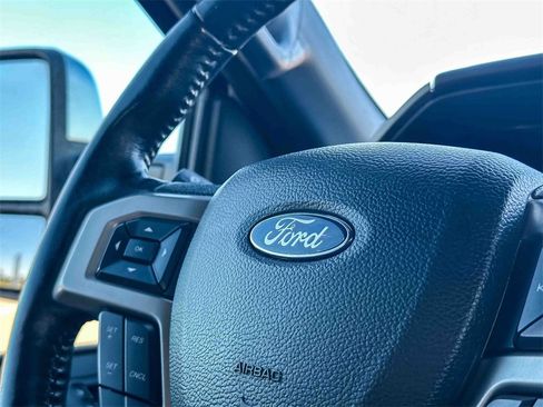 Used 2022 Ford F250 Lariat w/ Chrome Package image 28