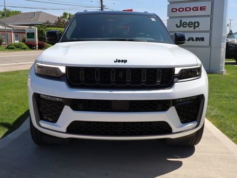 New 2026 Jeep Grand Cherokee Summit w/ Obsidian Package AWD/4WD image 7