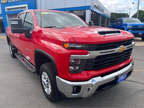 Used 2025 Chevrolet Silverado 2500 LT w/ Convenience Package AWD/4WD image 13