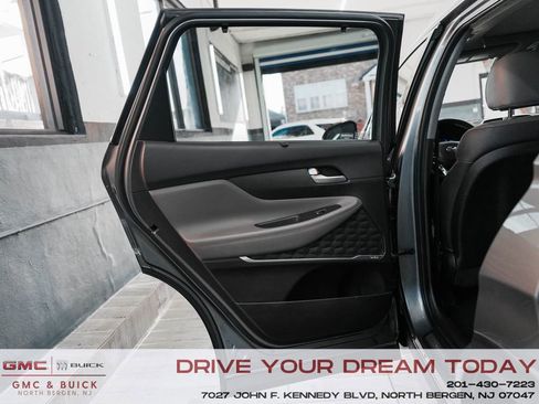 Used 2019 Hyundai Santa Fe Limited w/ Cargo Package image 13