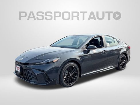 New 2025 Toyota Camry SE image 1