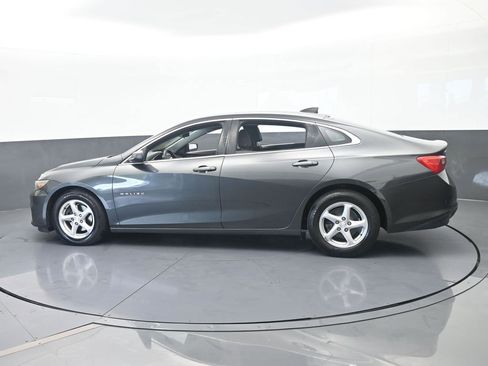 Used 2018 Chevrolet Malibu LS FWD image 3