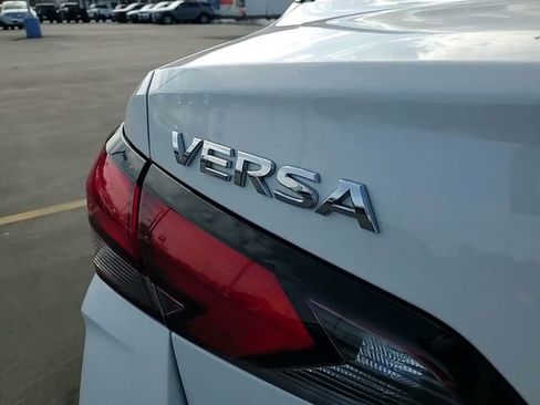Used 2025 Nissan Versa SV image 7