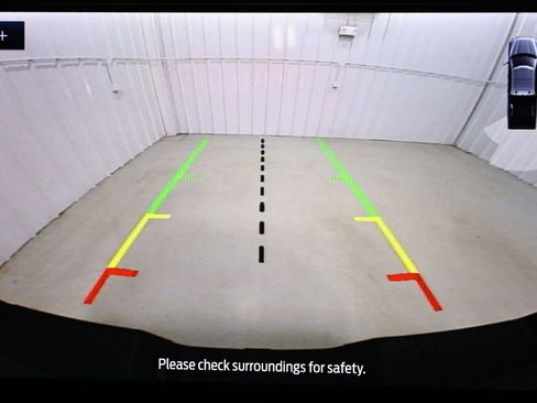 Certified 2022 Ford F350 Lariat w/ Tremor Off-Road Package image 31