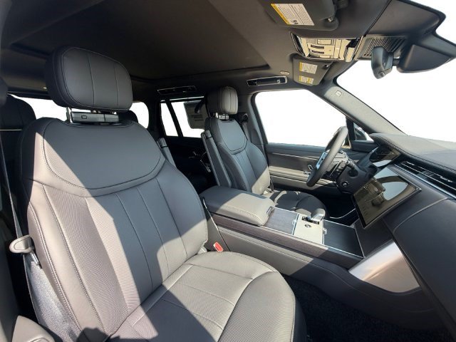 New 2026 Land Rover Range Rover Long Wheelbase SE AWD/4WD image 16