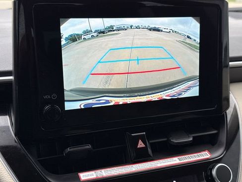 Used 2025 Toyota Corolla LE image 24