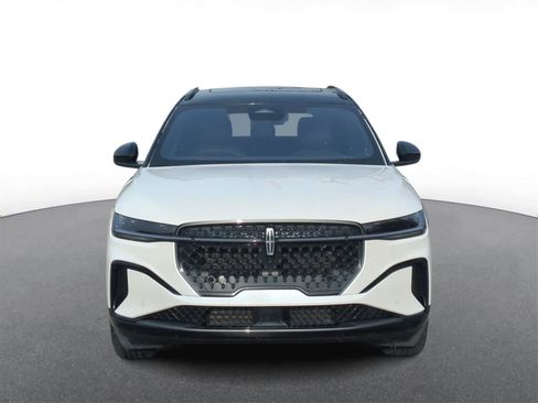 Used 2025 Lincoln Nautilus Reserve w/ Jet Appearance Package image 3