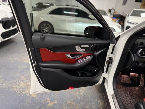 Used 2021 Mercedes-Benz GLC 300 4MATIC image 12