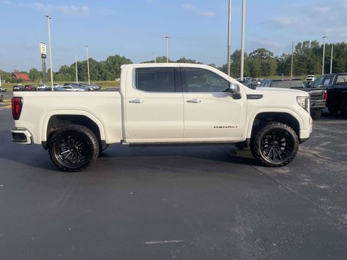 Used 2024 GMC Sierra 1500 Denali w/ Technology Package AWD/4WD image 2