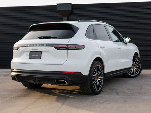 Certified 2023 Porsche Cayenne image 7