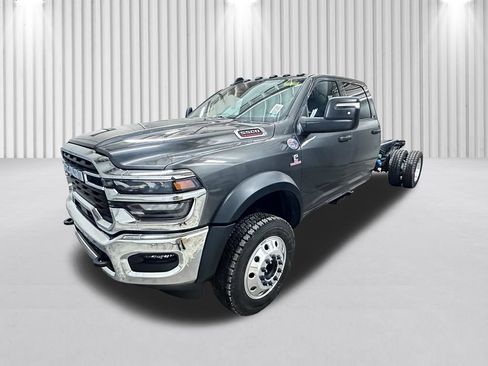 New 2026 RAM 5500 Tradesman AWD/4WD image 10