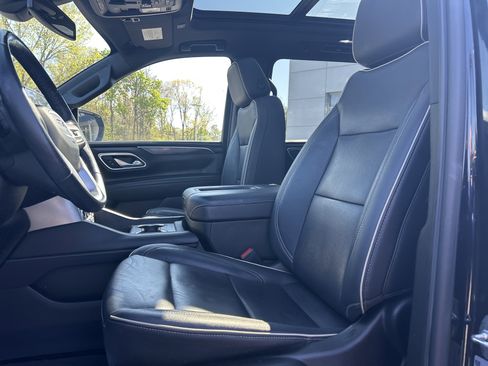 Certified 2021 GMC Yukon XL SLT w/ SLT Premium Package AWD/4WD image 18