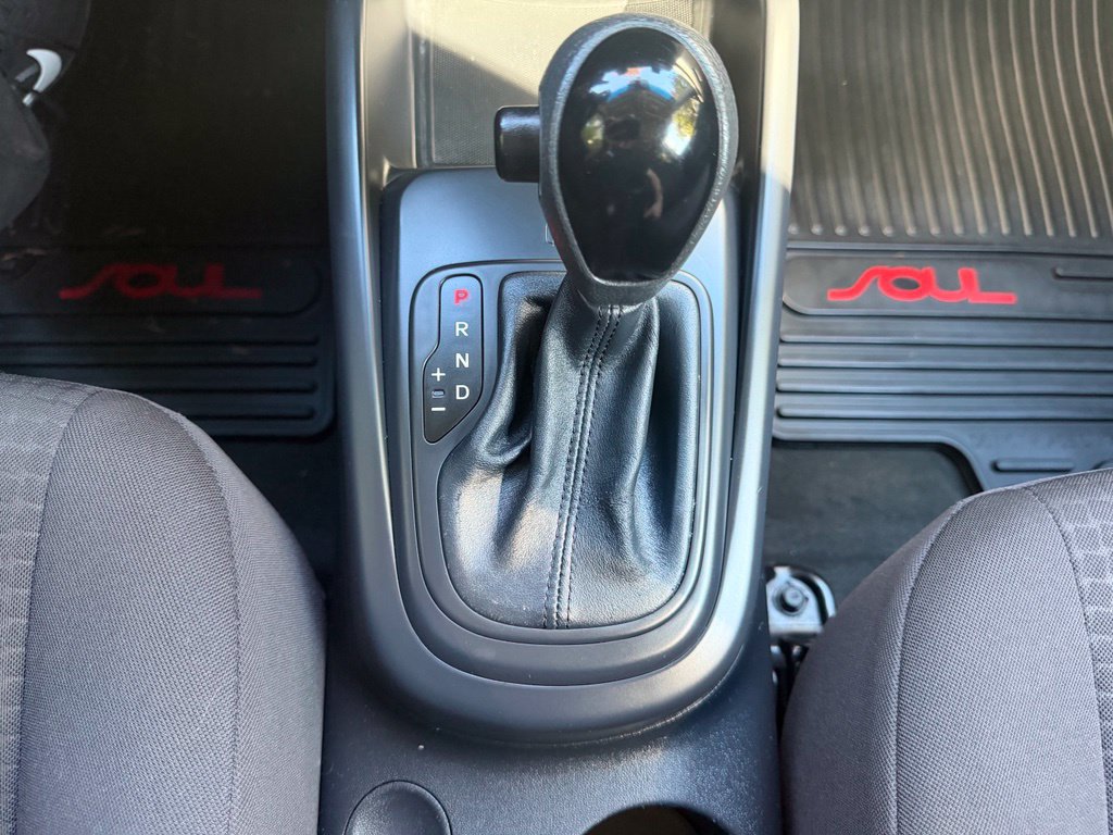 Used 2013 Kia Soul FWD image 20