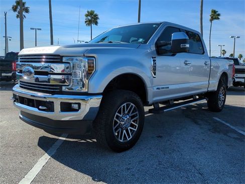 Used 2018 Ford F250 Lariat w/ Chrome Package image 8