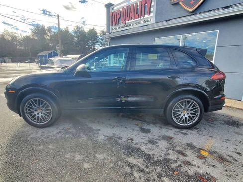 Used 2017 Porsche Cayenne Platinum Edition image 8