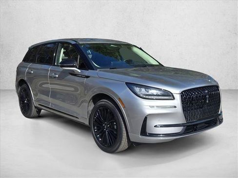 Used 2023 Lincoln Corsair Standard w/ Equipment Group 101A image 3