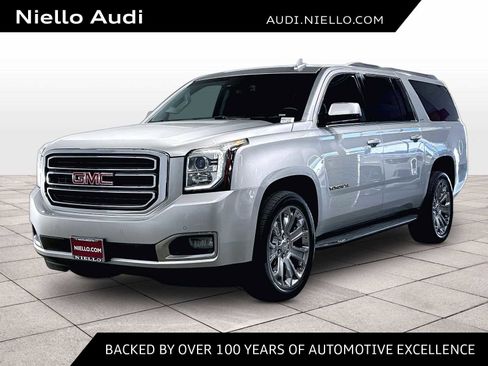 Used 2017 GMC Yukon XL SLT AWD/4WD image 1