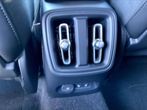 Used 2023 Volvo XC40 Recharge Ultimate w/ Protection Package Premier image 37