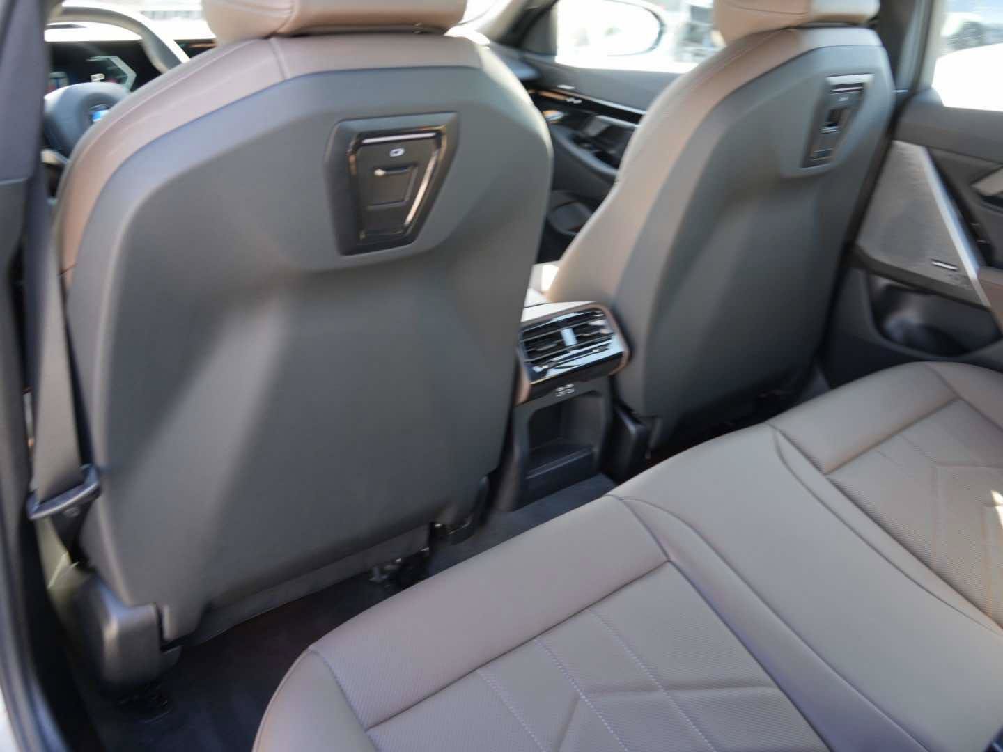 Used 2026 BMW 530i RWD image 10