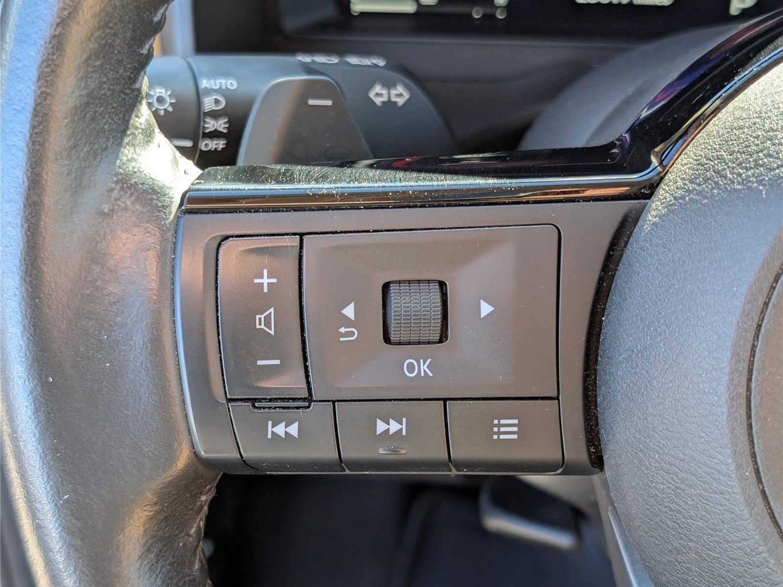 Used 2023 Nissan Rogue Platinum w/ Platinum Premium Package AWD/4WD image 22