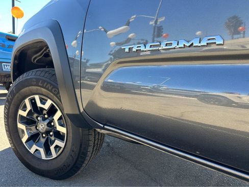 Used 2022 Toyota Tacoma TRD Off-Road image 40