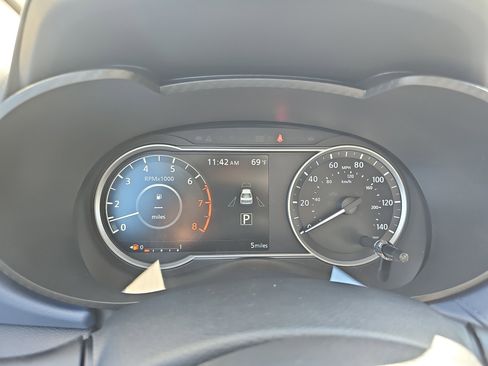 New 2025 Nissan Versa SV w/ Trunk Package image 21