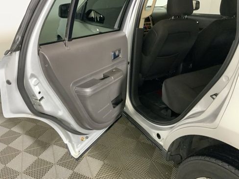 Used 2010 Ford Edge SE image 18